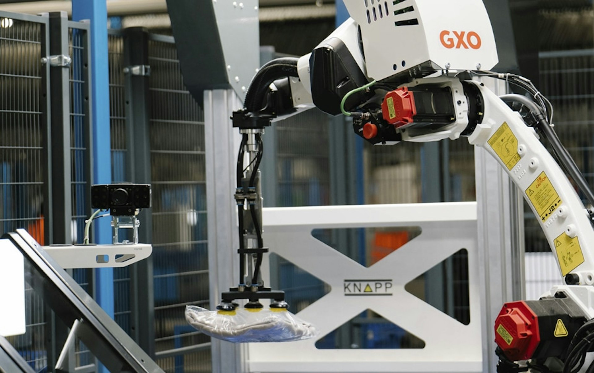 GXO pilots customised robotic arm for fashion ecommerce logistics