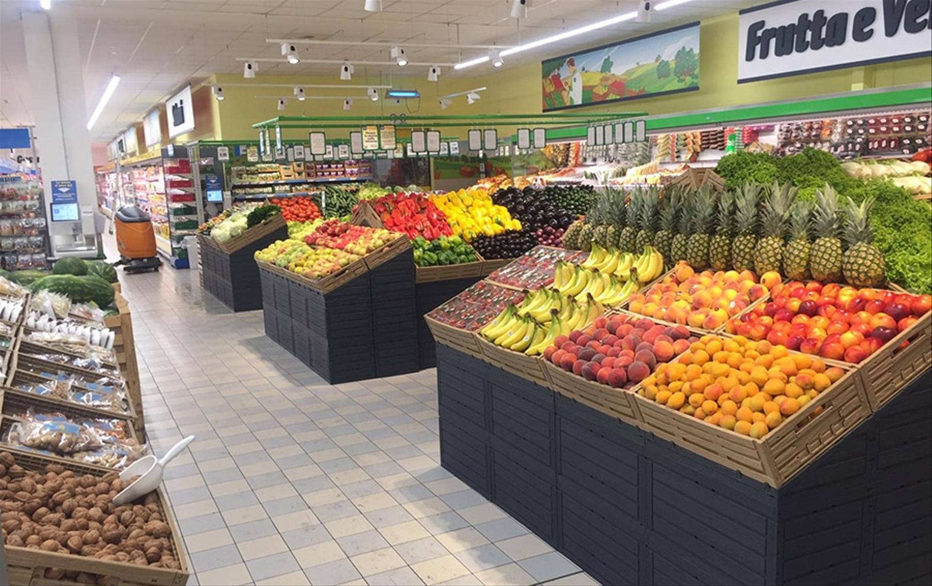 Tosca helps discount retailer upgrade the look of its fresh produce section with a customized solution