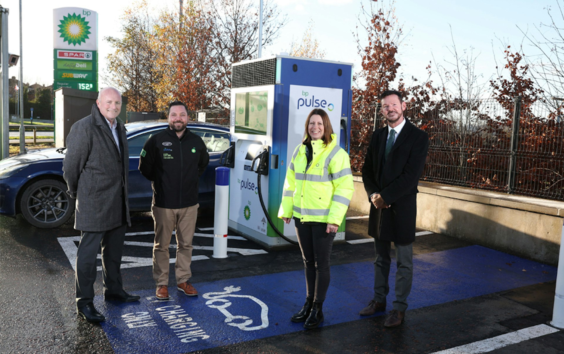 Henderson Group and bp pulse roll out a network of ultra-fast and rapid electric vehicle charging for Northern Ireland