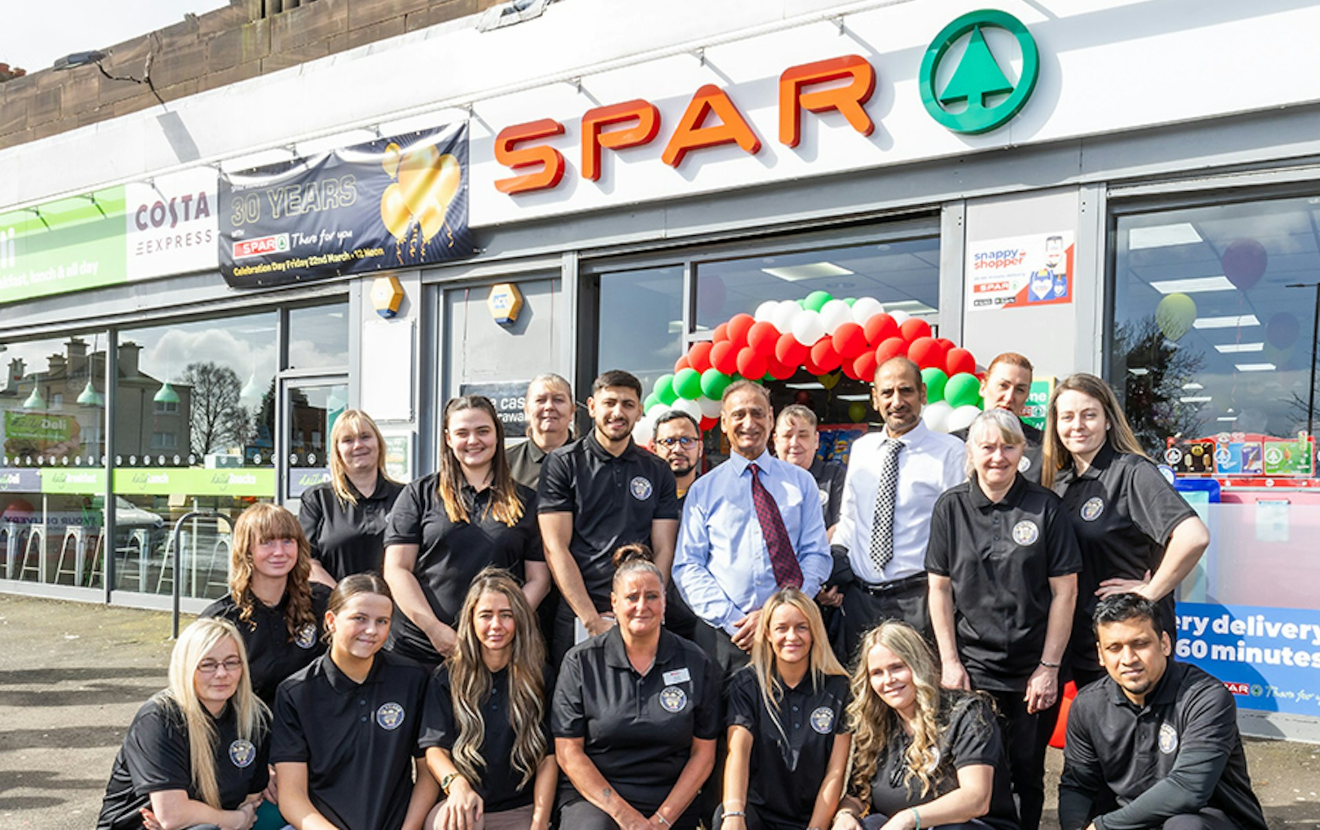 SPAR Renfrew’s Saleem Sadiq celebrates 30 years with SPAR